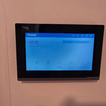 Jetsetters Corner Near Airport