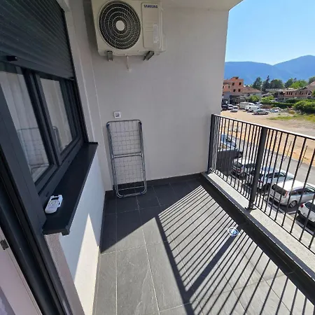 Jetsetters Corner Near Airport *